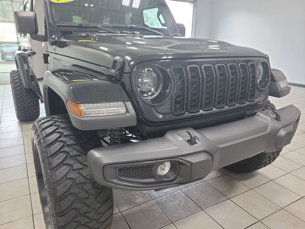 Used 2024 Jeep Wrangler Sahara w/ Safety Group image 17