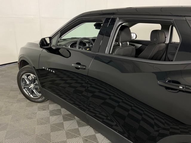Used 2025 Chevrolet Blazer LT AWD/4WD image 38