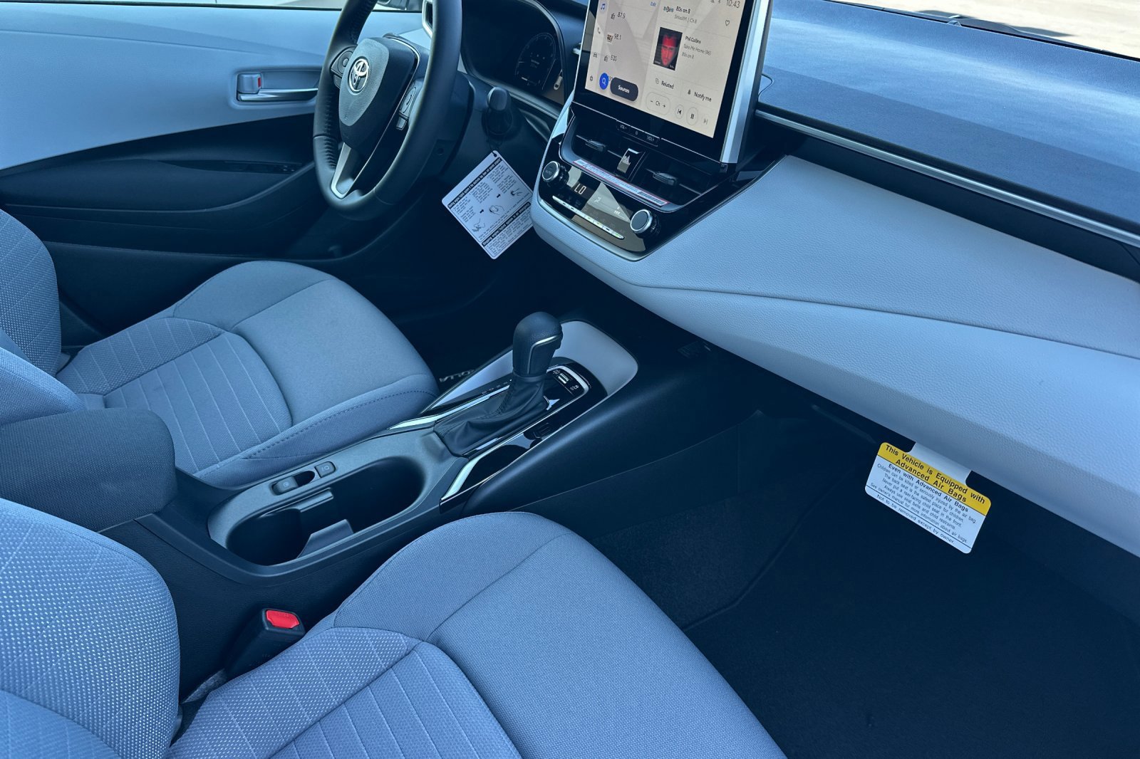 Used 2026 Toyota Corolla SE w/ SE Package image 15