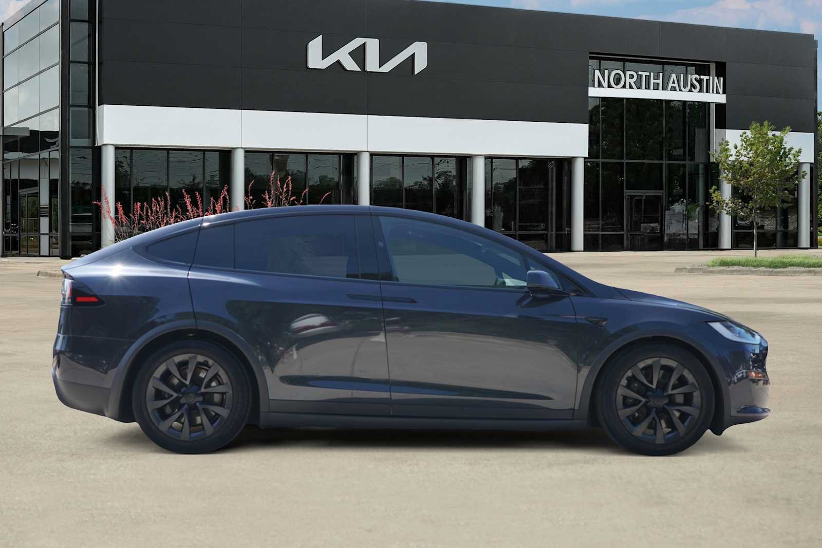 Used 2024 Tesla Model X AWD/4WD image 17
