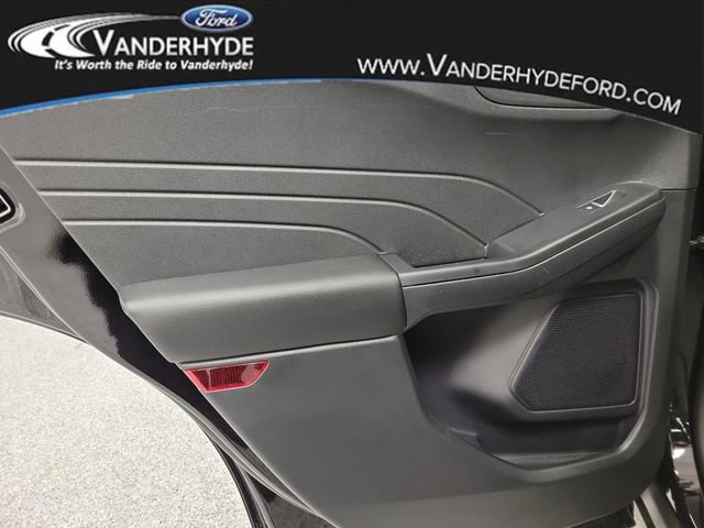 New 2026 Ford Escape SE FWD image 9