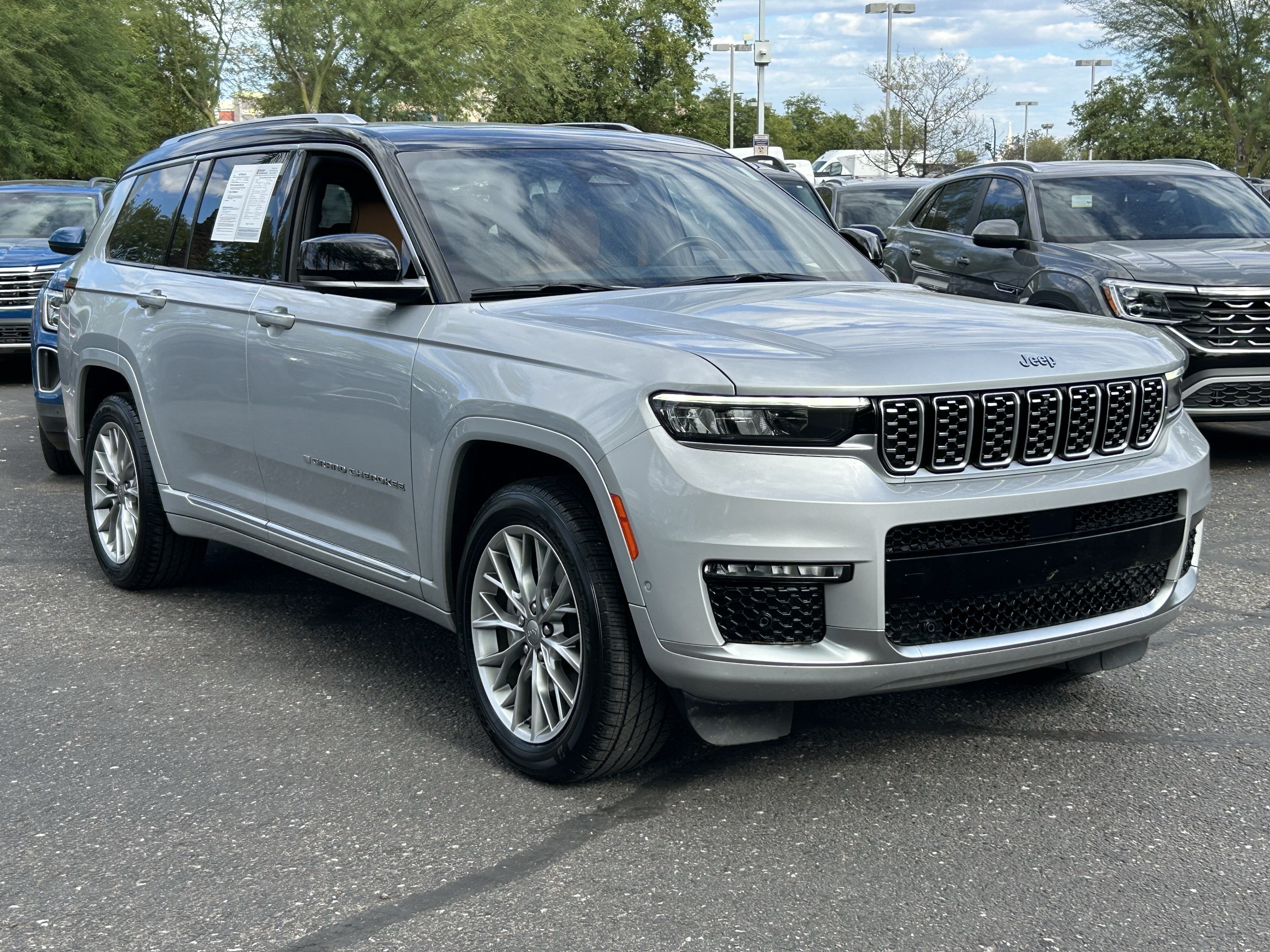 Used 2022 Jeep Grand Cherokee L Summit w/ Luxury Tech Group V AWD/4WD image 6