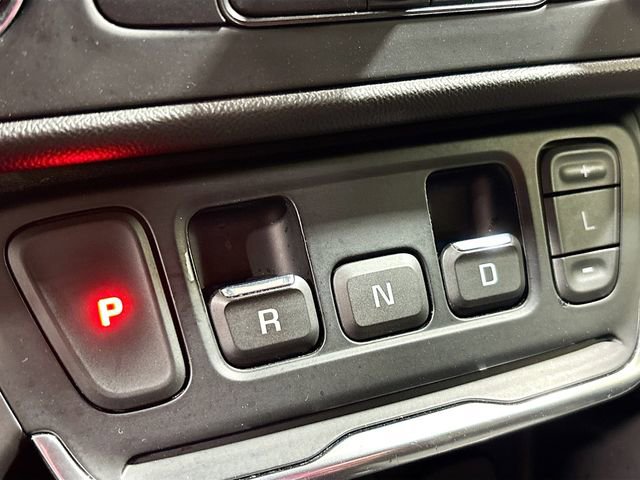 Used 2020 GMC Terrain SLE w/ Driver Convenience Package AWD/4WD image 18