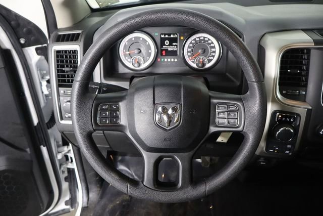 Used 2019 RAM 1500 Classic SLT AWD/4WD image 18