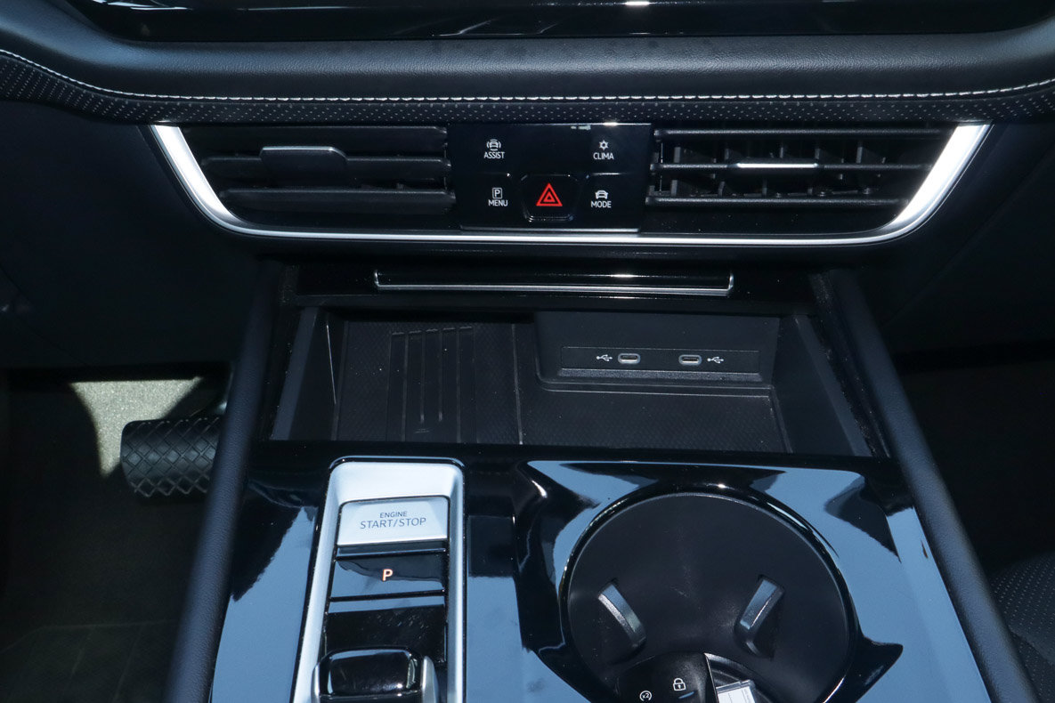 Used 2025 Volkswagen Atlas SE FWD image 27