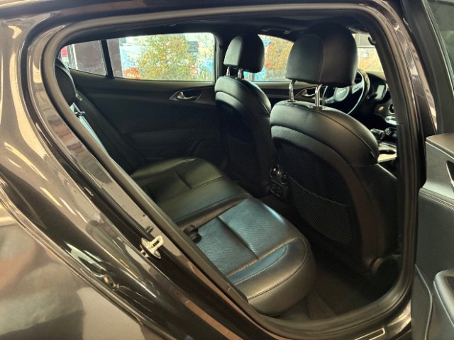 Used 2022 Kia Stinger GT1 image 29