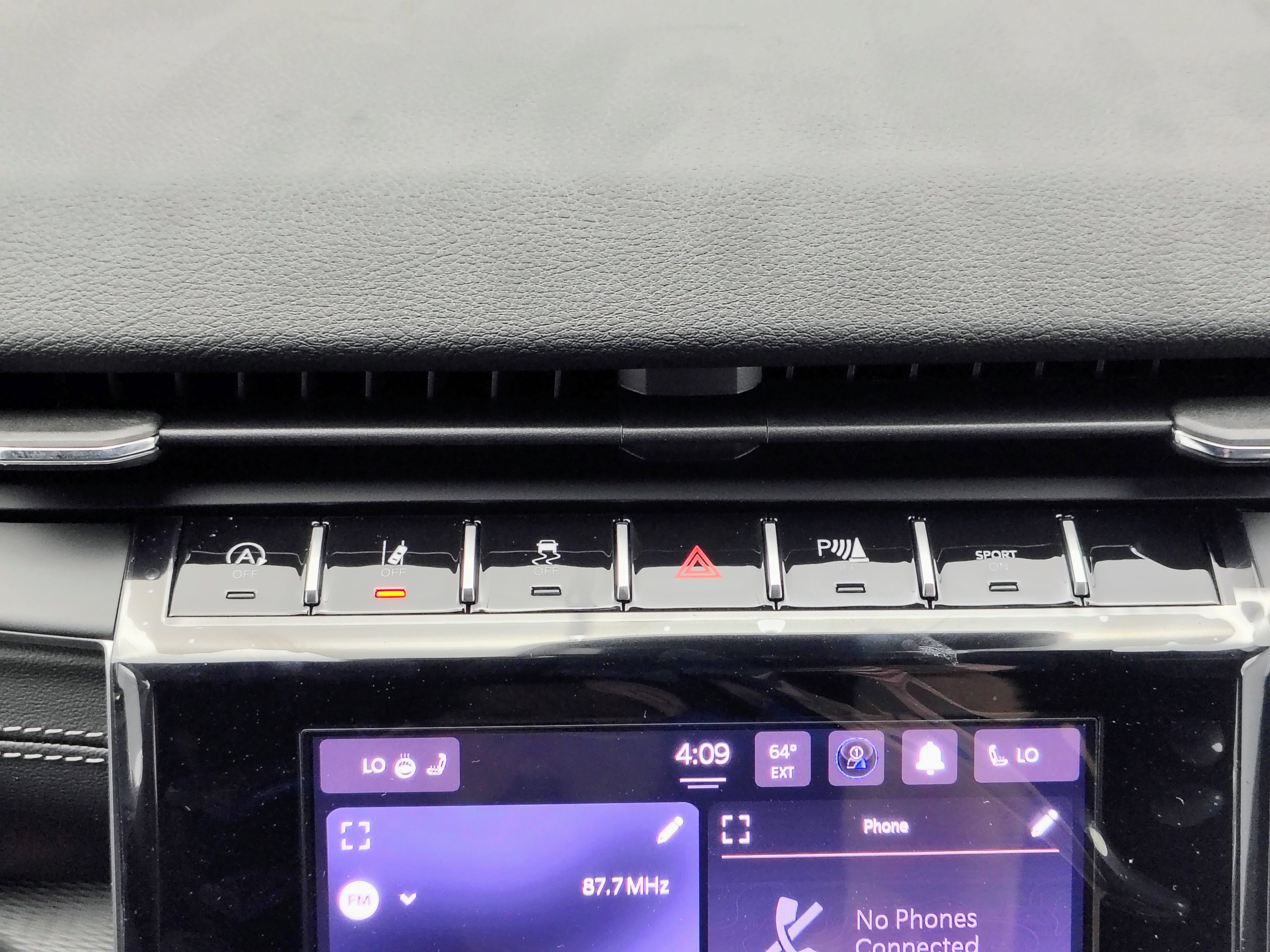 New 2025 Jeep Grand Cherokee Altitude image 31