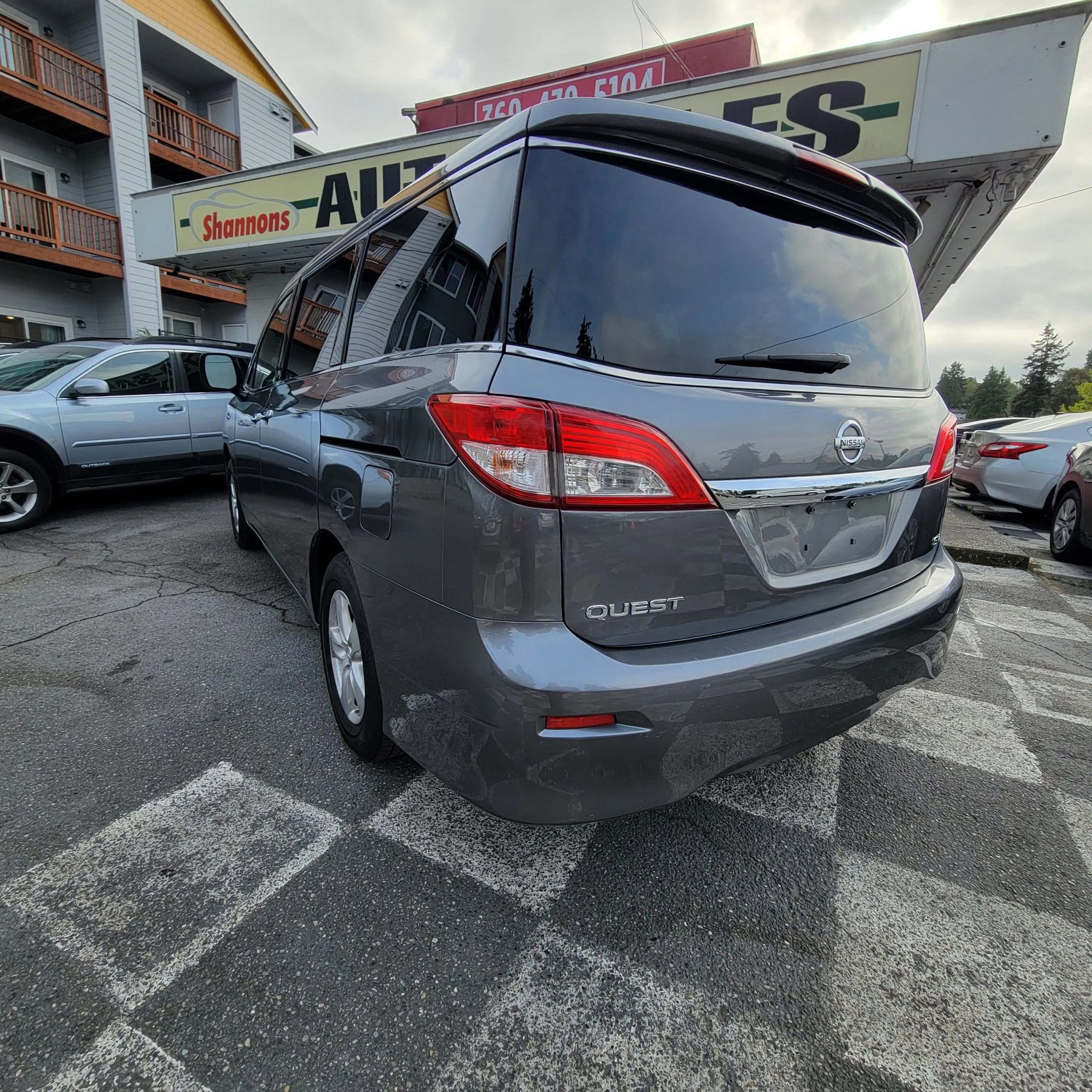 Used 2016 Nissan Quest SV image 5