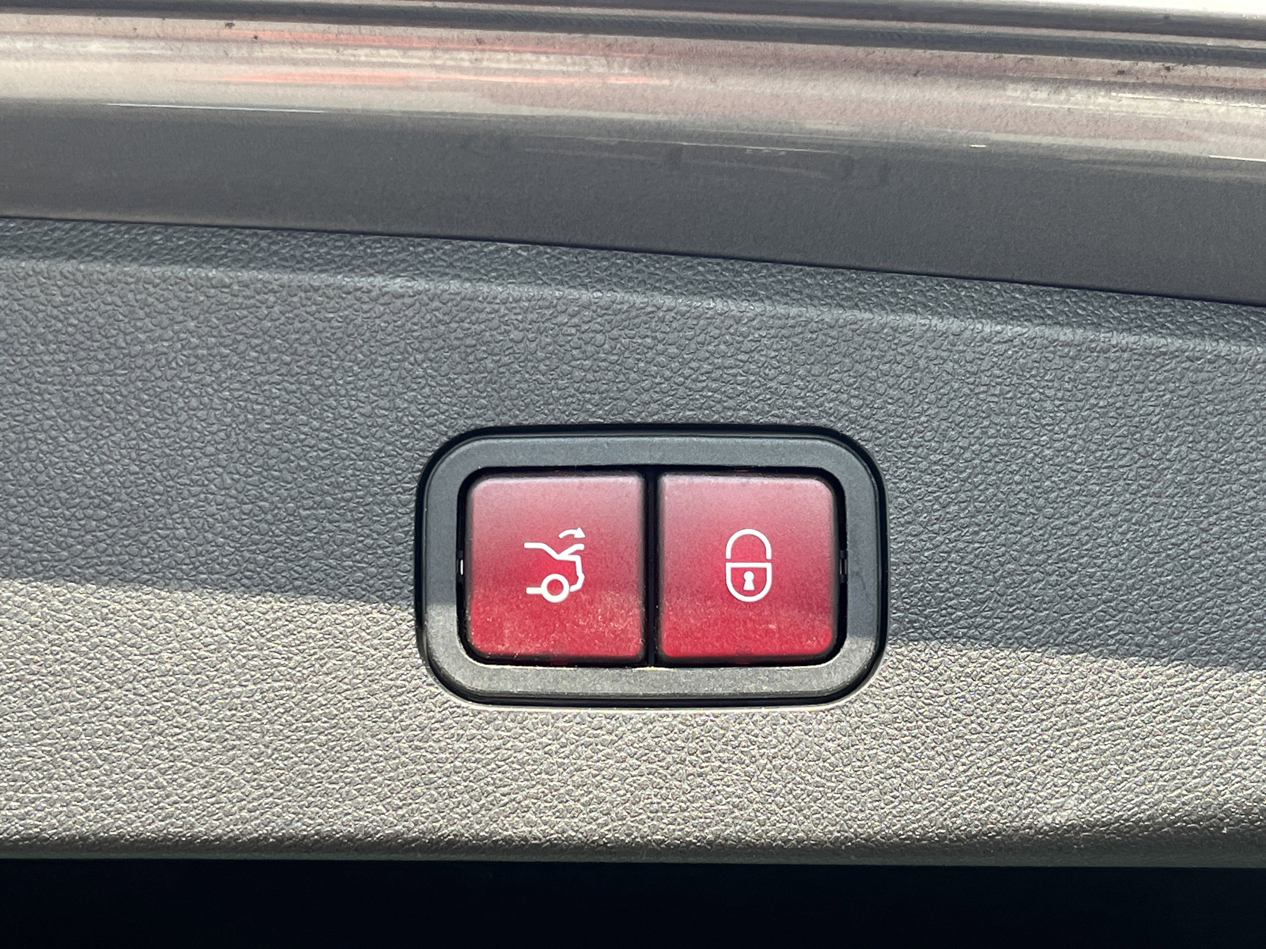 Used 2014 Mercedes-Benz E 350 Sedan image 27