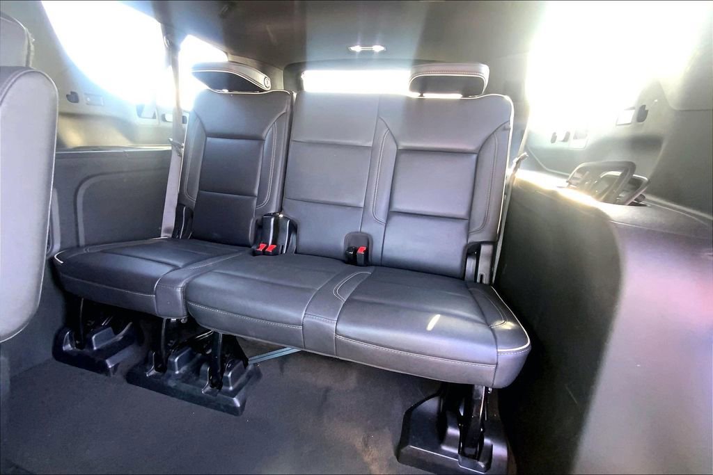 Used 2023 Chevrolet Suburban Premier image 21