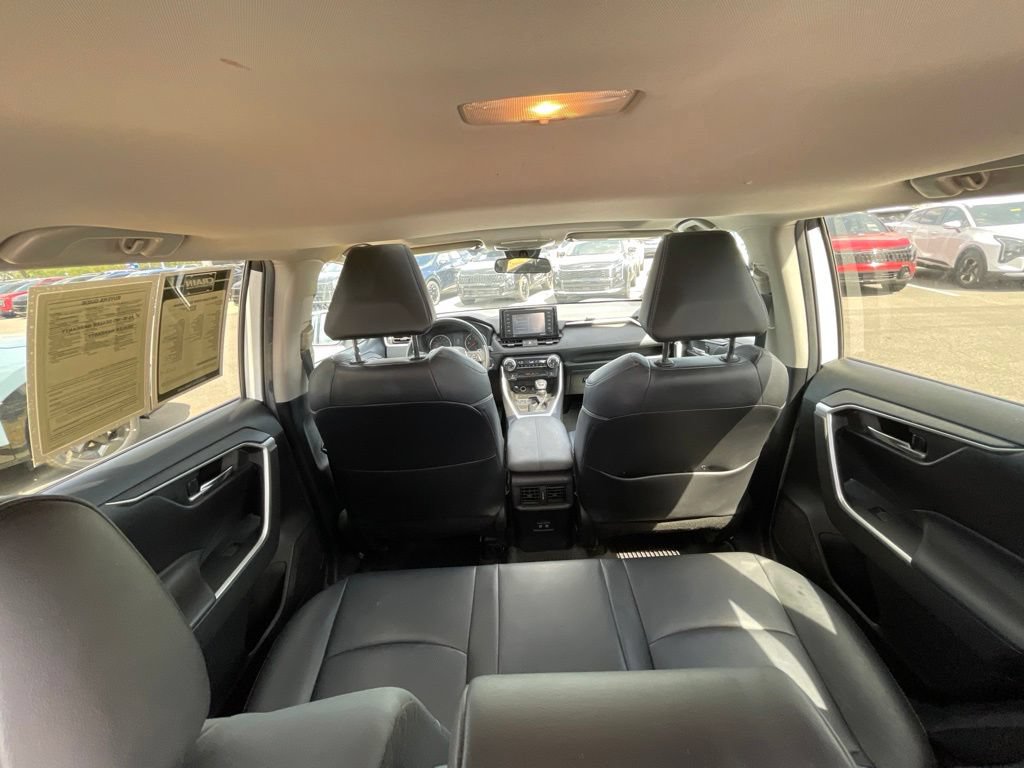 Used 2020 Toyota RAV4 XLE Premium FWD image 23