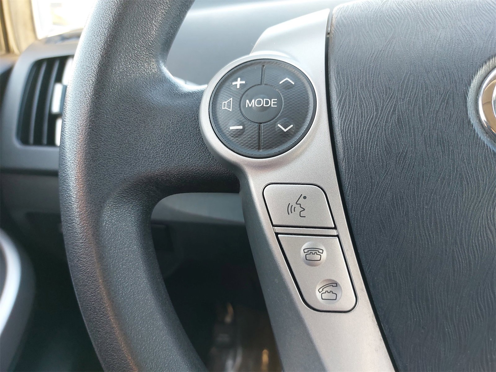 Used 2015 Toyota Prius Prime Advanced image 17