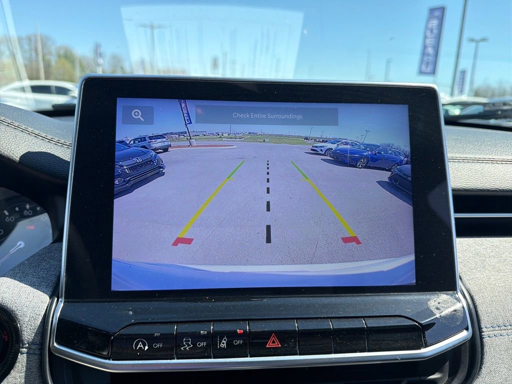 Used 2024 Jeep Compass Latitude image 21