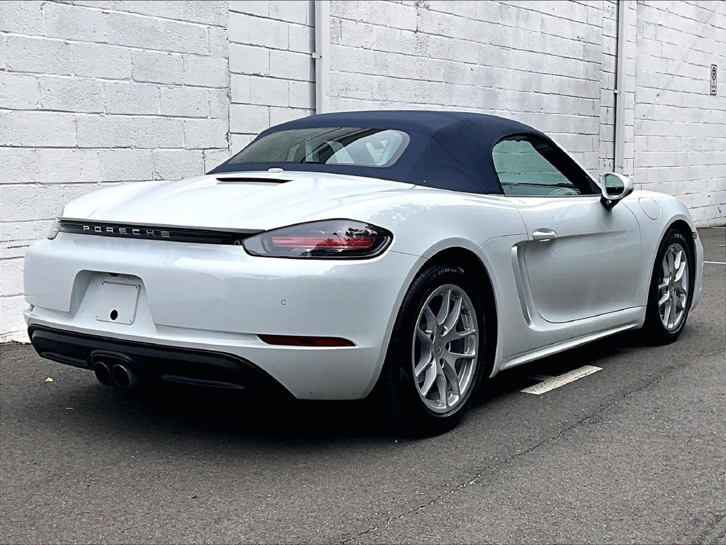 Used 2019 Porsche 718 Boxster RWD image 17