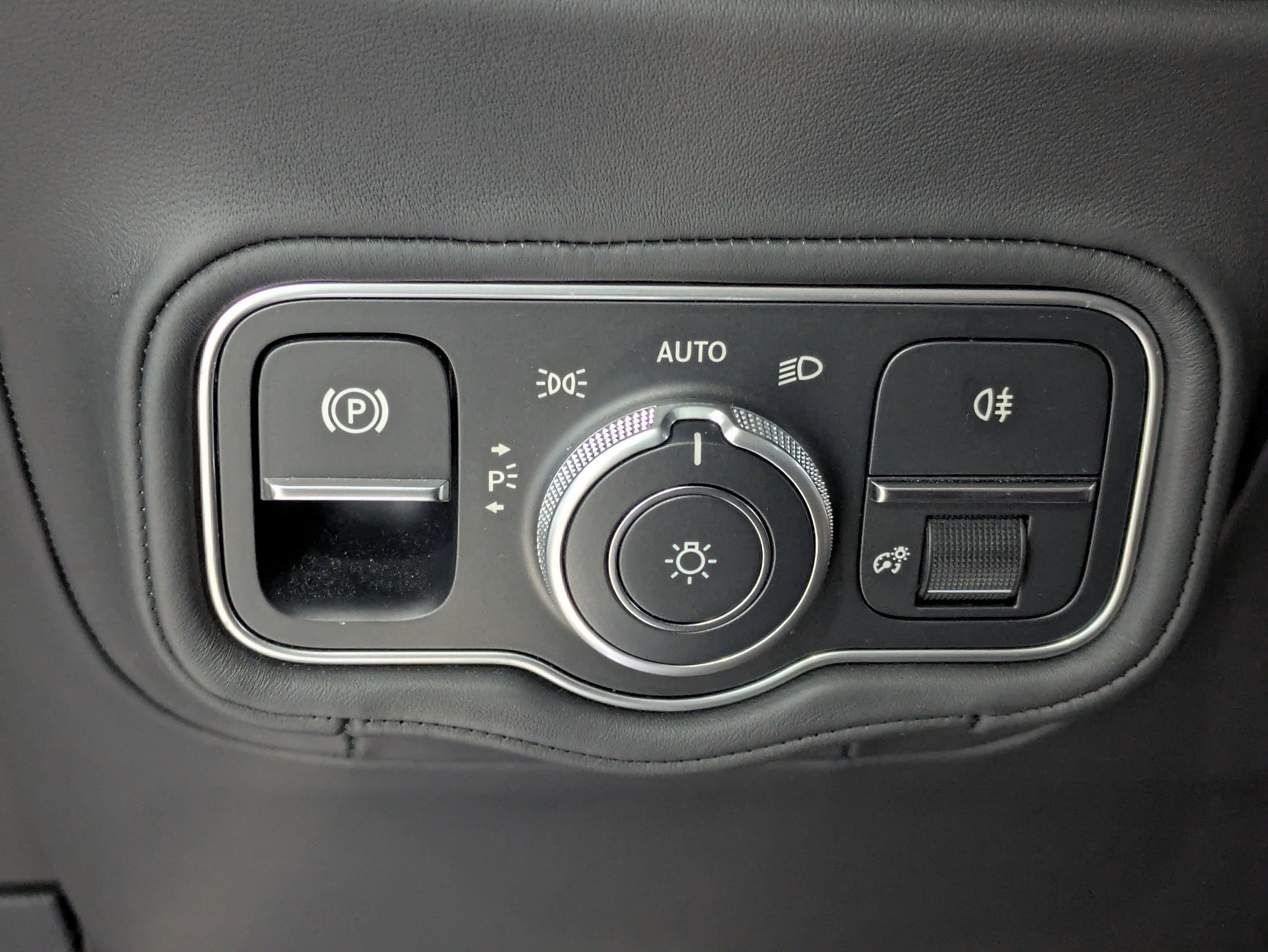 Certified 2025 Mercedes-Benz G 550 image 25