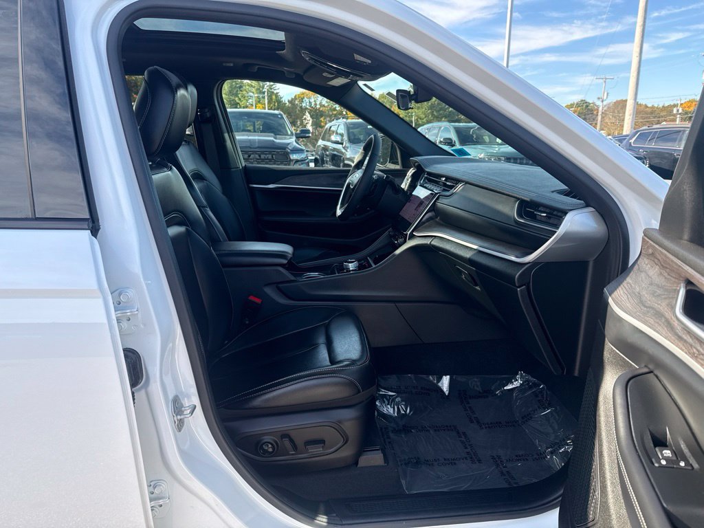 Certified 2025 Jeep Grand Cherokee Limited AWD/4WD image 27