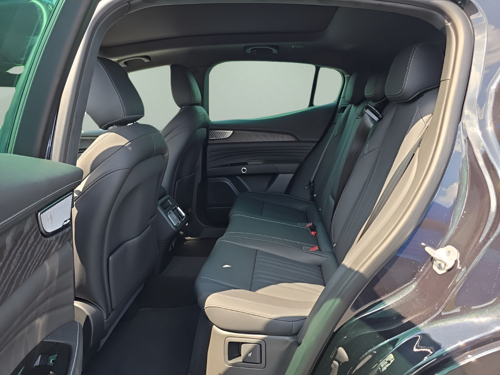New 2025 Maserati Grecale Modena AWD/4WD image 30