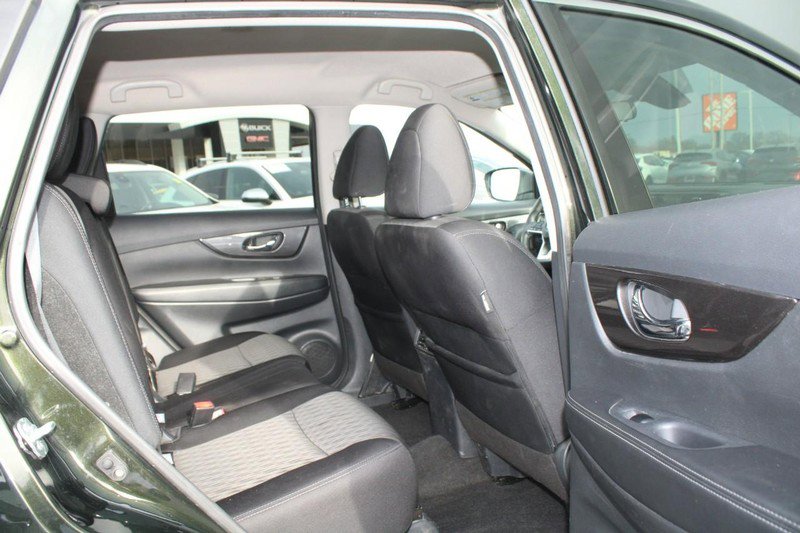 Used 2020 Nissan Rogue SV image 13