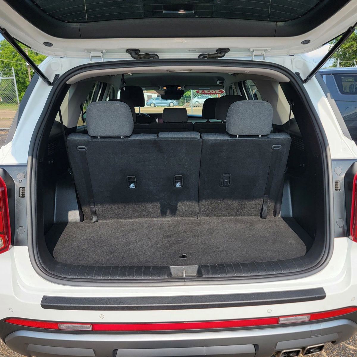 Used 2023 Hyundai Palisade SE image 10