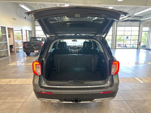 Used 2023 Ford Explorer XLT w/ Equipment Group 202A AWD/4WD image 29
