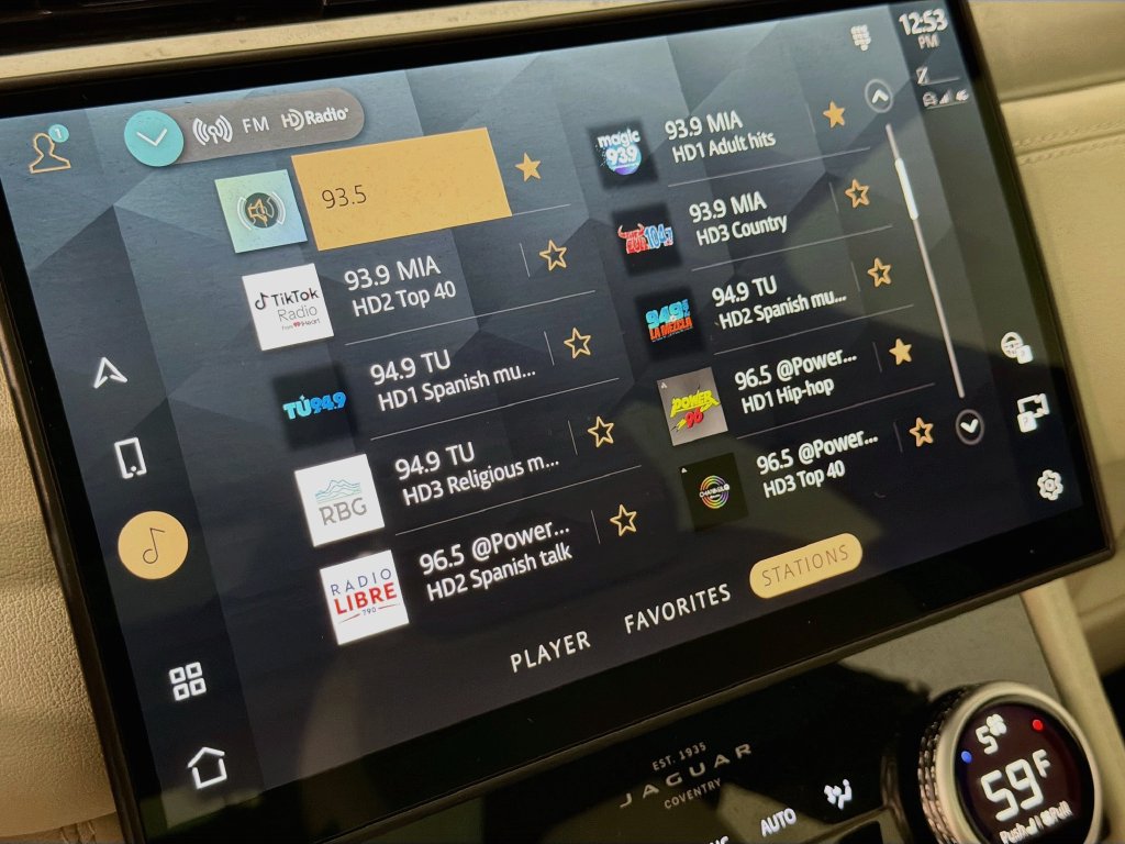 Used 2026 Jaguar F-PACE R-Dynamic S AWD/4WD image 15