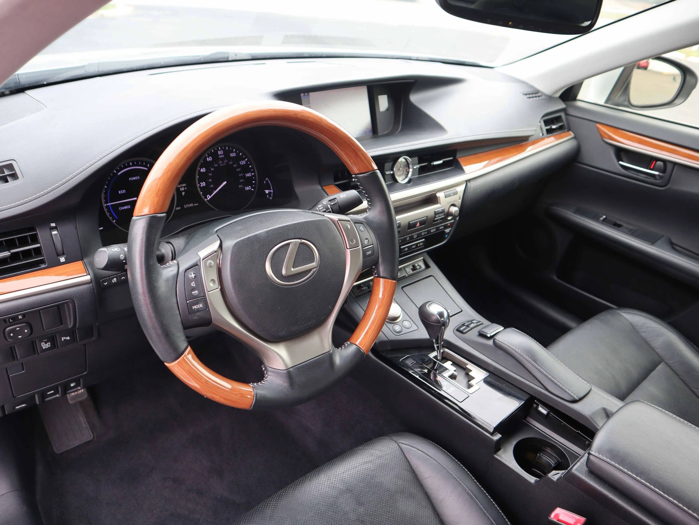 Used 2013 Lexus ES 300h w/ Luxury Pkg FWD image 17