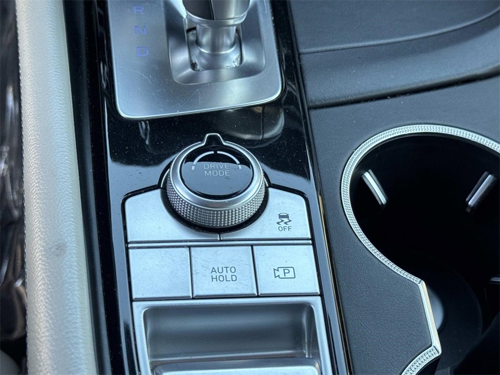 Used 2023 Genesis G70 2.0T image 17