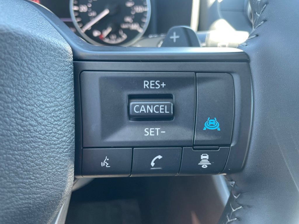 Used 2025 Nissan Rogue SV w/ SV Premium Package AWD/4WD image 13