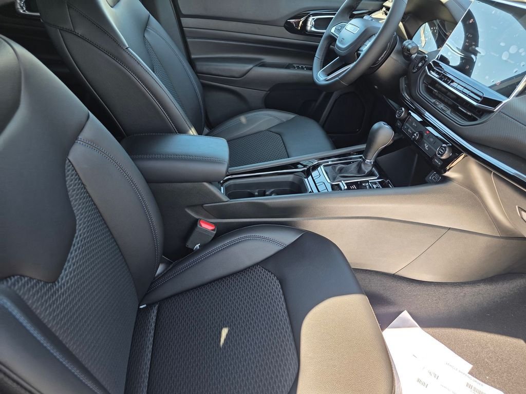 New 2026 Jeep Compass Latitude AWD/4WD image 12