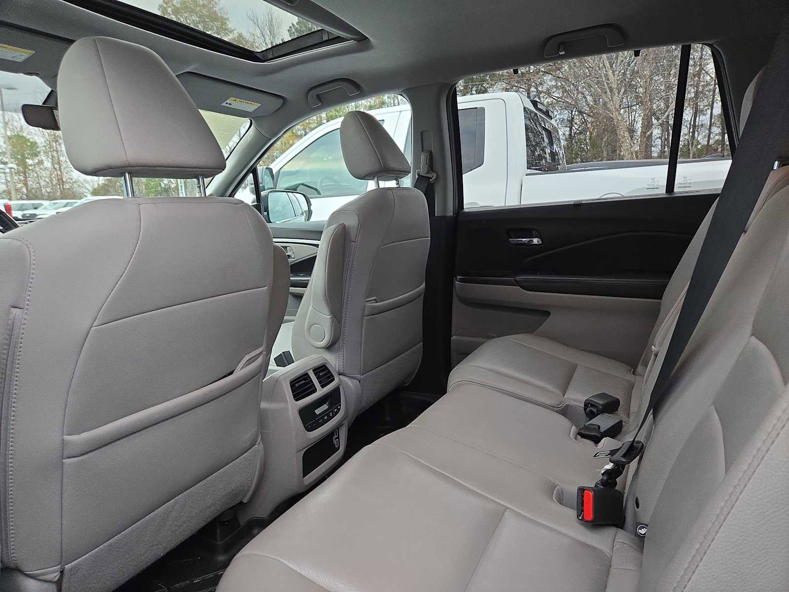 Used 2019 Honda Pilot EX-L image 6