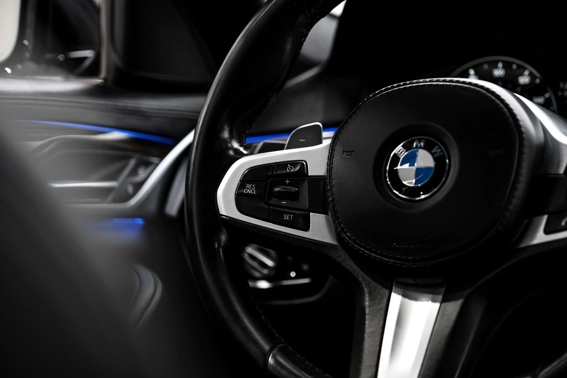 Used 2018 BMW 540i w/ M Sport Package RWD image 23