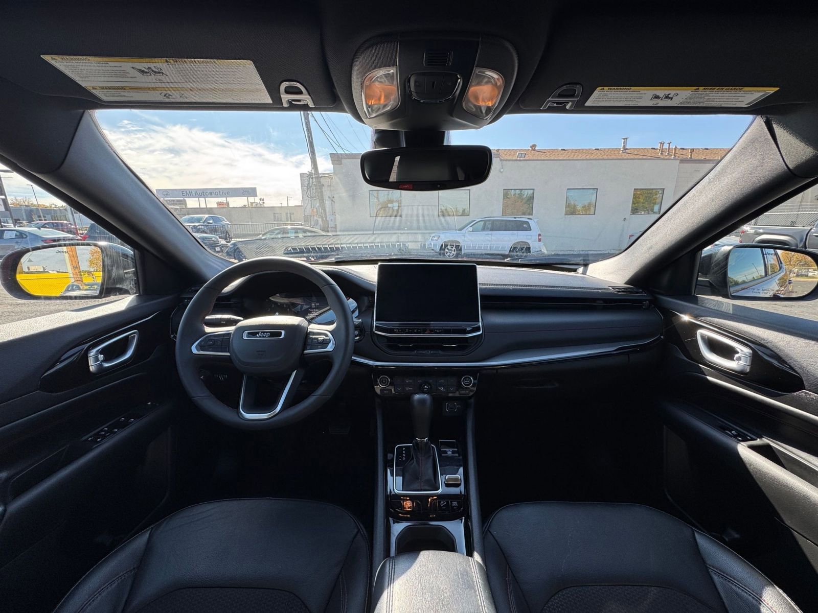 Used 2025 Jeep Compass Trailhawk image 32