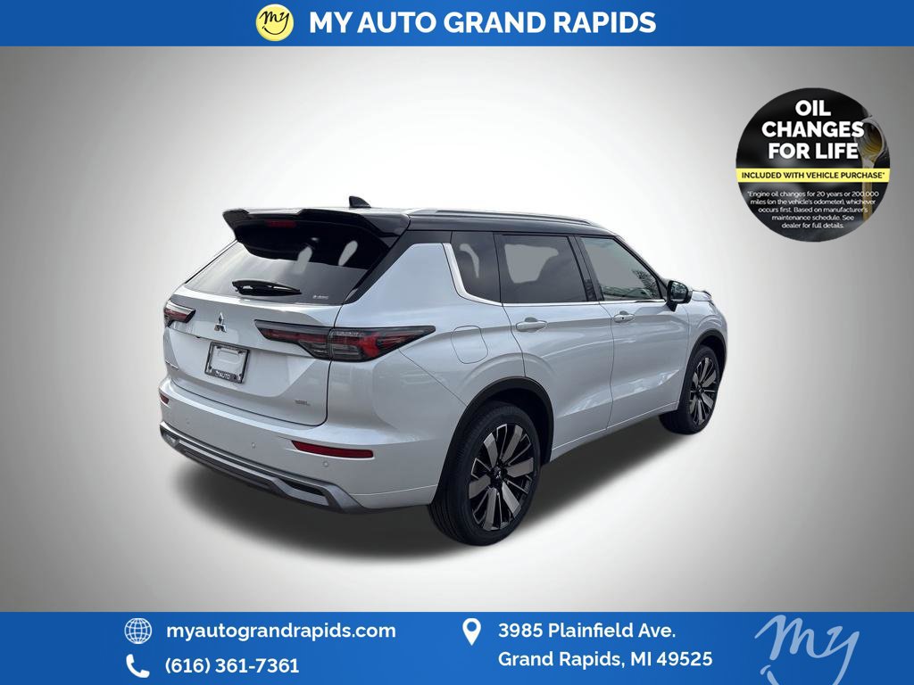 Used 2026 Mitsubishi Outlander SEL AWD/4WD image 3