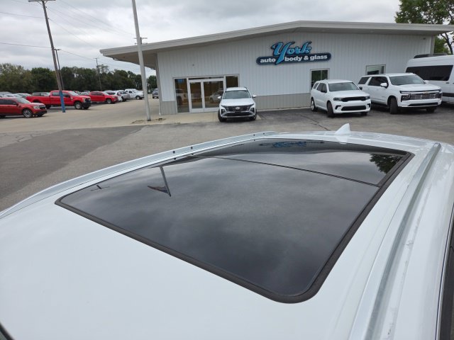 Used 2019 Buick Envision Essence FWD image 11