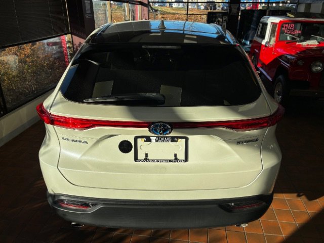 Used 2021 Toyota Venza LE w/ Carpet Mat Package (TMS) image 11