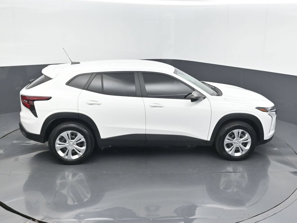 Used 2024 Chevrolet Trax LS FWD image 14