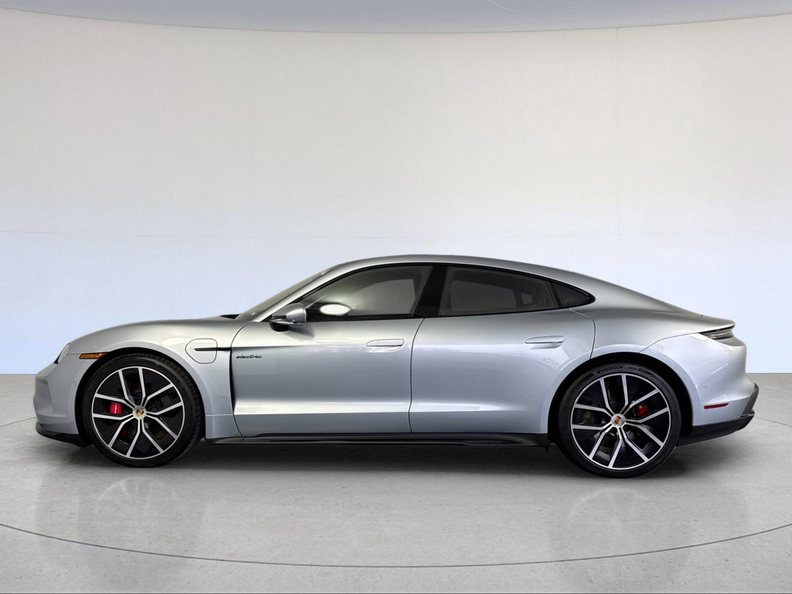 New 2026 Porsche Taycan GTS AWD/4WD image 2