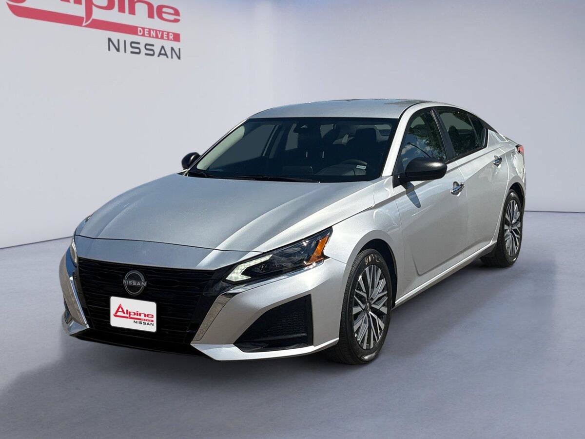 Used 2024 Nissan Altima 2.5 SV FWD image 1