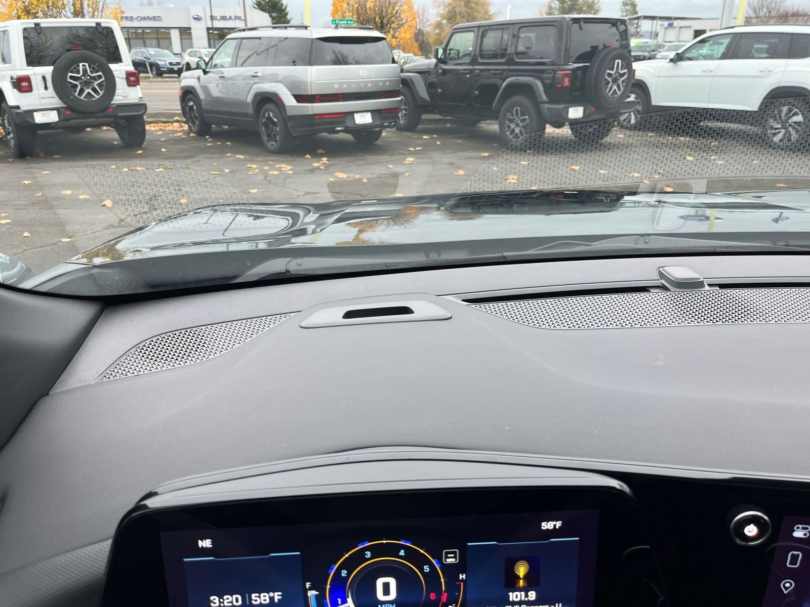 Used 2025 Chevrolet Equinox LT image 34