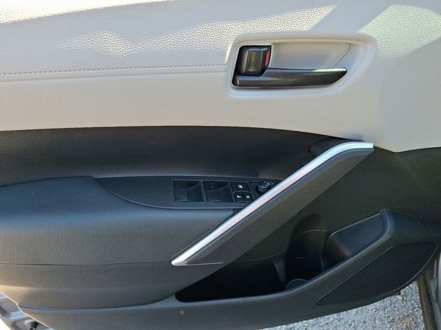 Used 2022 Toyota Corolla Cross L image 17