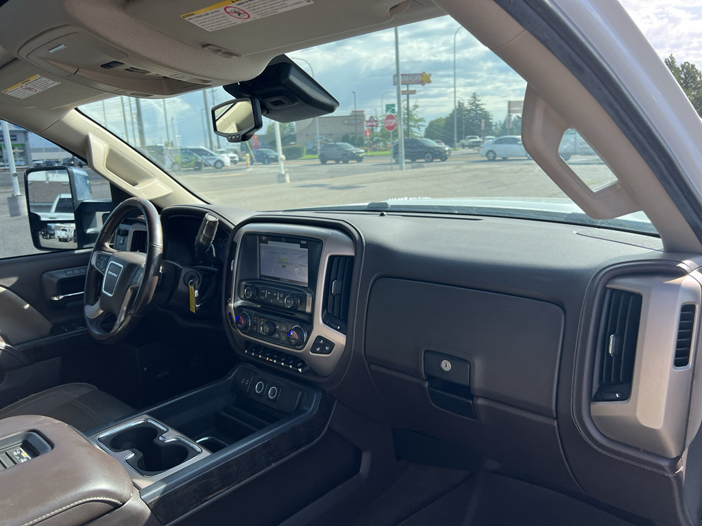 Used 2016 GMC Sierra 2500 Denali w/ Duramax Plus Package AWD/4WD image 26