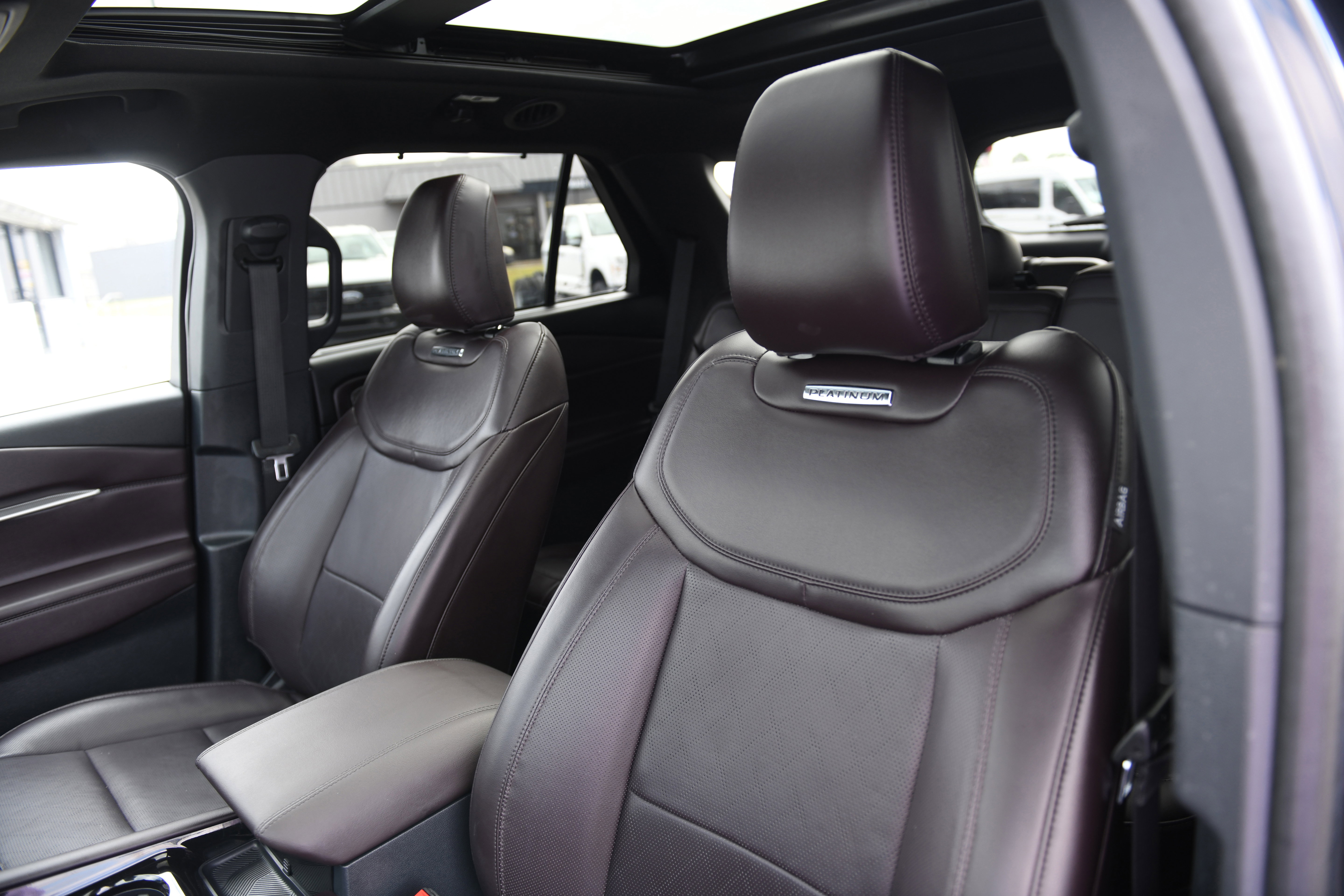 Used 2025 Ford Explorer Platinum image 17