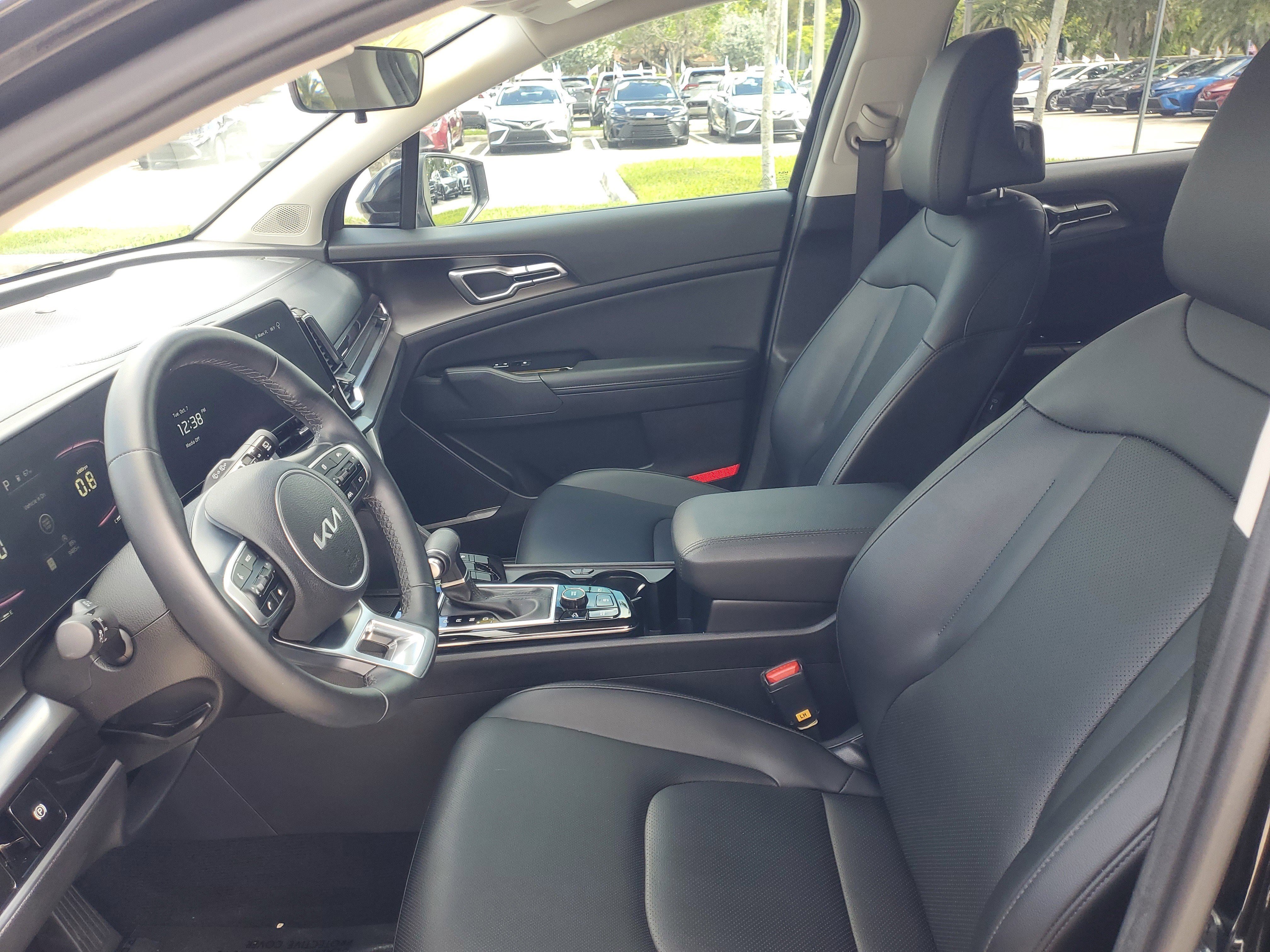 Used 2024 Kia Sportage EX image 15