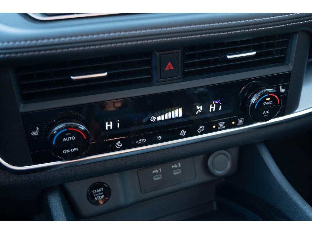 Used 2025 Nissan Rogue SV w/ SV Premium Package image 27