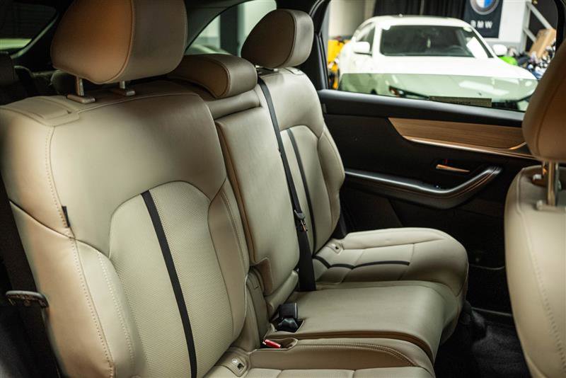 Used 2024 MAZDA CX-90 Plug-In Hybrid w/ Preferred image 12