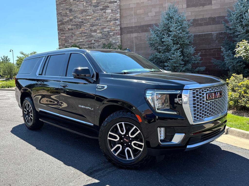 Used 2023 GMC Yukon Denali AWD/4WD image 2