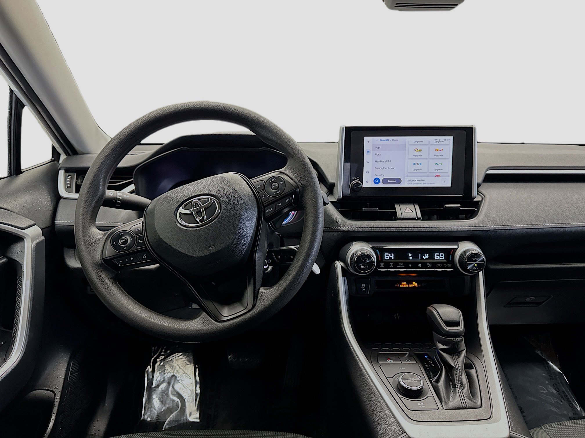 Used 2025 Toyota RAV4 LE image 13