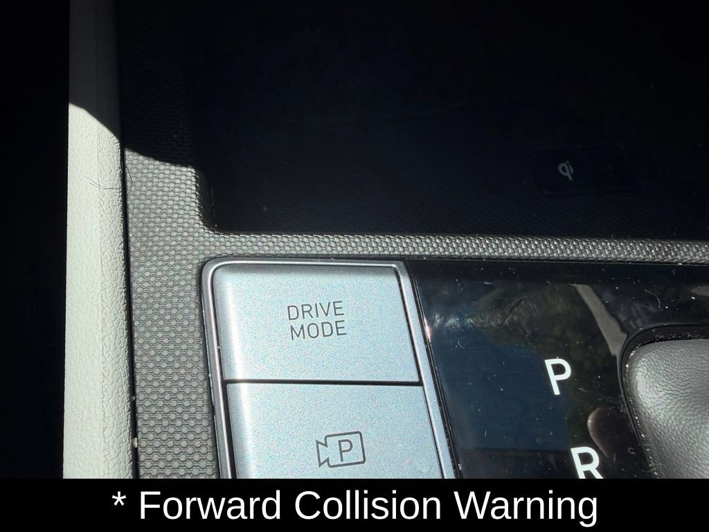 Used 2025 Hyundai Elantra Limited FWD image 23