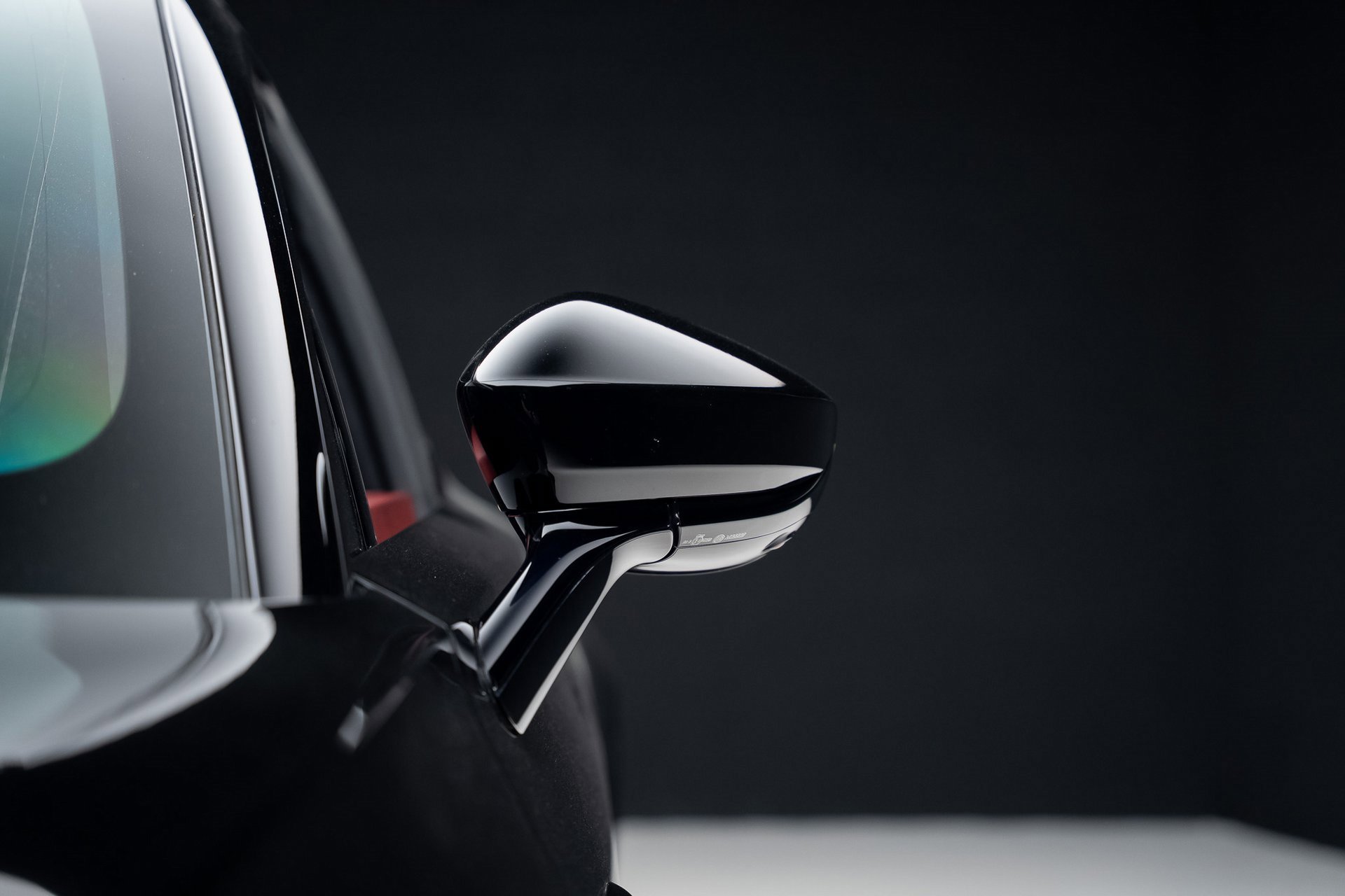 Used 2021 Aston Martin DBX image 15