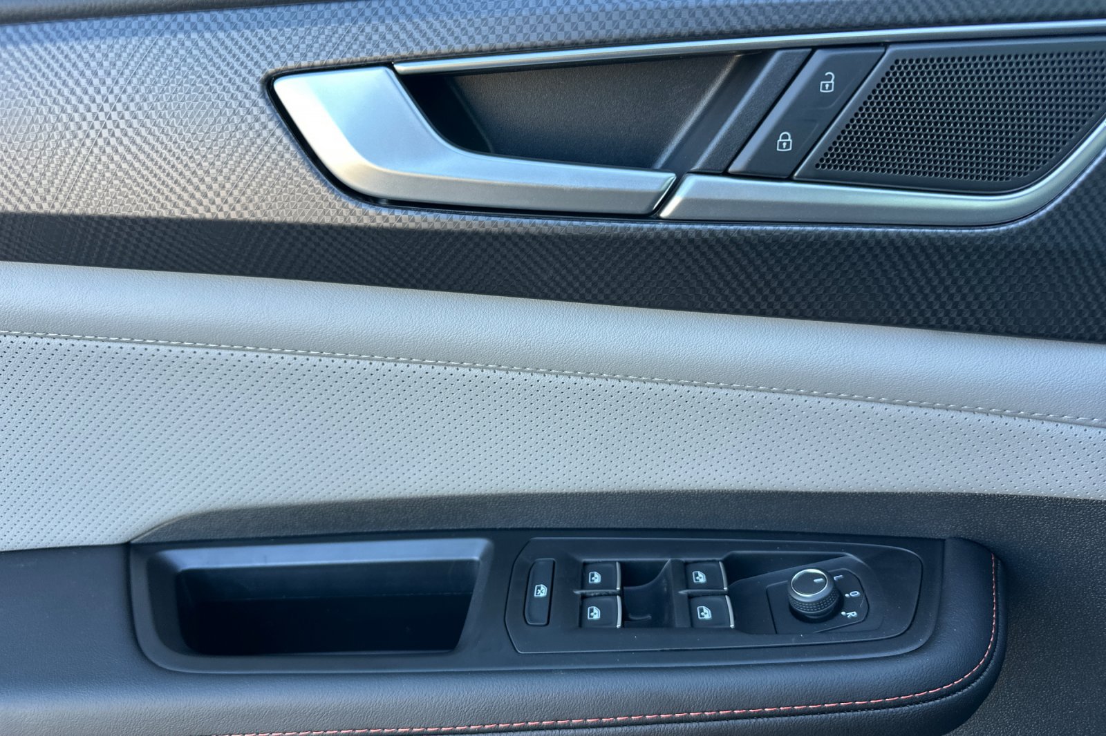 New 2026 Volkswagen Atlas Peak Edition AWD/4WD image 11